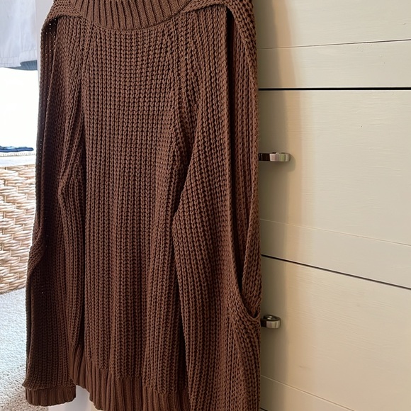 Moon & Madison Sweater Top - Picture 2 of 2